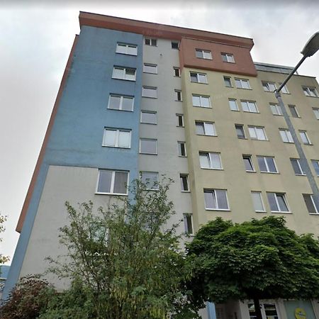 Alure Residences 3 & 24H Self Check-In, Parking In The Garage In The Apartment Building Included, New Building, Terrace, Green Location With A Forest Park With A Lake, Children'S Playground Besztercebánya Kültér fotó